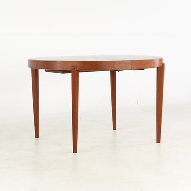 Johannes Andersen Style Mid Century Teak Expanding Dining Table with 4 Leaves - mcm 