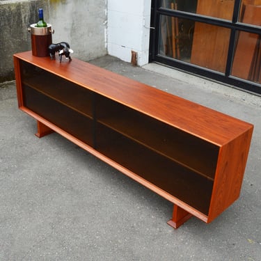 Quality Long Smoked Glass Cabinet / Wide Screen TV Stand