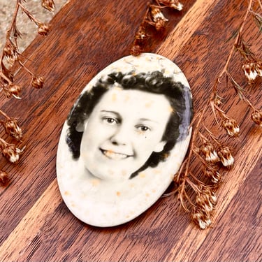 Antique Black And White Celluloid Photo Pocket Mirror Back 1930 1940s Vintage Photo photography 