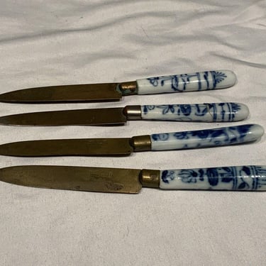 4 Antique Blue Onion Porcelain Handle Fruit Knifes Rheingold, Uchatius Brontë, Toile decor, cute cheese knives, porcelain tableware 