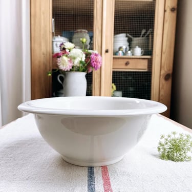 Beautiful vintage German ironstone bowl from a famous maker Villeroy & Boch 