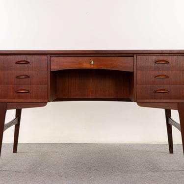 Teak Danish Desk - (325-076) 