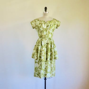 1950's Green Rose Floral Cotton Peplum Sheath Dress Short Sleeves 50's Spring Summer Garden Party 26