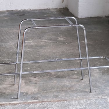 Bauhaus etagere made of chrome-plated steel tubes 