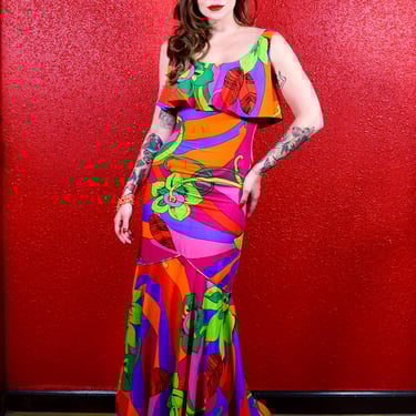 1960s Wild & Colorful Hawaiian Dress by Sun Fashions 