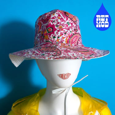 DEADSTOCK Sassy Mod Vintage 60s 70s Reddish Pink & White Paisley Vinyl Brim Hat with Chin Strap 