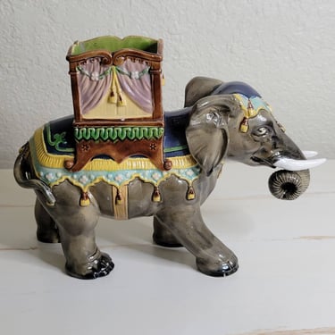 Majolica Elephant Planter Wilhelm Schiller and Son Pottery Restored - Late 19th Century 