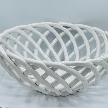 Vintage White Lattice  Oval Open Weave Bread Basket or Fruit Bowl Pottery 11