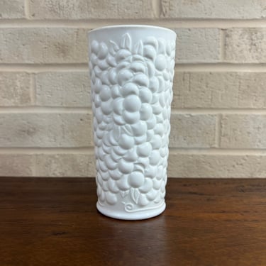 Collectible White Milk Glass Vase with Grapes - Vintage Farmhouse Decor 