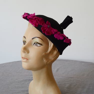 1940s Black Tilt Hat with Fuchsia Flowers 