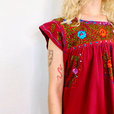 Oaxacan Hand Embroidered Blouse // vintage maroon cotton boho hippie Mexican mini dress hippy tunic 70s 1970s 1970's 70's // S/M 
