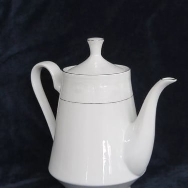 Crown Ming Porcelain Coffee Tea Pot 3951B