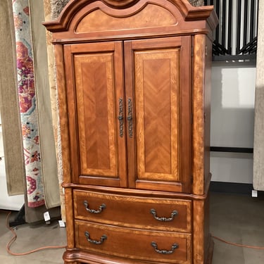 Burl TV Wardrobe