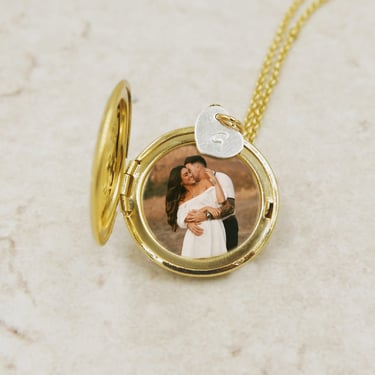 Personalized Gold Locket Necklace, Round Flower Necklace, Jewelry with Photos, Picture Gift for Her 