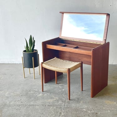 Danish Mid Century Modern Teak Vanity Desk By Arne Iversen Mobelfabrik 