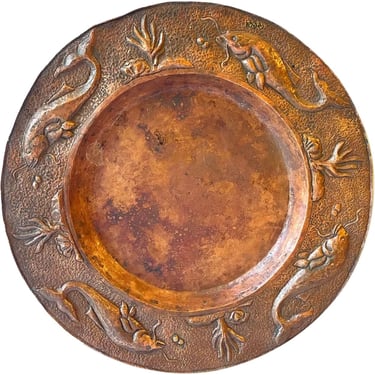 1900s Vintage English Arts and Crafts Newlyn School Style Hammered Copper Fish Plate / Charger / Dish 