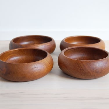 Set of 4 Mid Century Modern Curved Solid Teak Bowls 