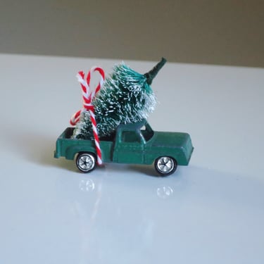 Real Vintage Micro Diecast Pickup Truck with Tree, Christmas Car Miniature. 1:12 Pickup Truck 