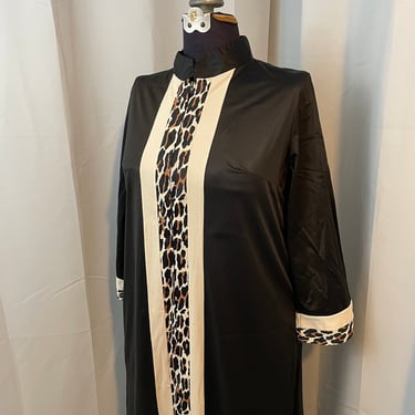 Vanity Fair Leopard Print black house dress coat loungewear 12 L 