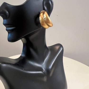 Vintage 80s oblong earrings gold tone clip On By Anne Klein 