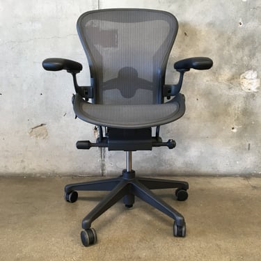 New Herman Miller Aeron Chair Size B