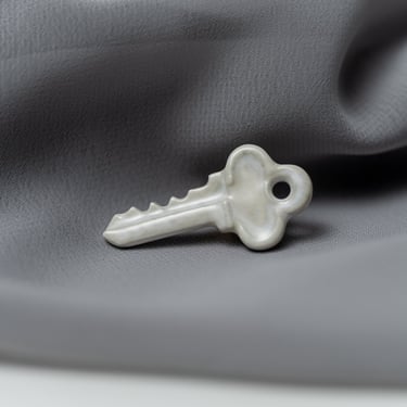 Oxidized White Key Pin