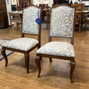 Pair of Ethan Allen 'Hayden'  Dining Chairs