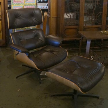 Eames Style Lounge Chair w Foot Stool