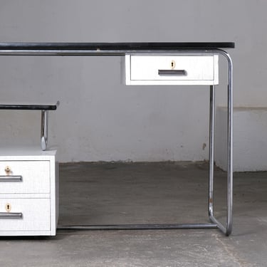 White functionalism desk in Bauhaus design 