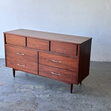 Mid Century Modern Mainline by Hooker Furniture Walnut Dresser 
