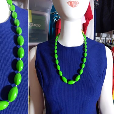 BRIGHT Green Vintage 60s 70s Beaded Statement Necklace 