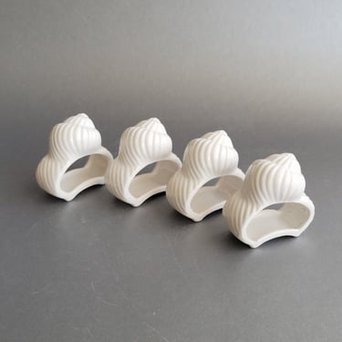 Seashell porcelain napkin rings Set of 4 Ceramic napkin holders Nautical napkin rings Made in Japan Traditional dining Classic table decor 