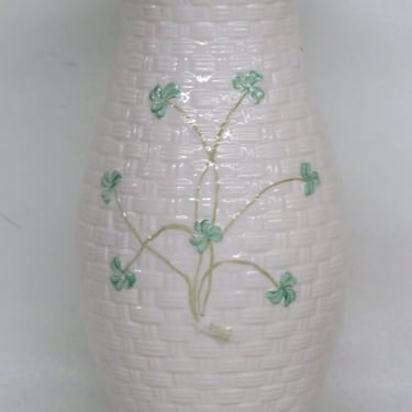 Belleek Irish Shamrock Basketweave Ceramic Millennium 2000 Vase 2791B