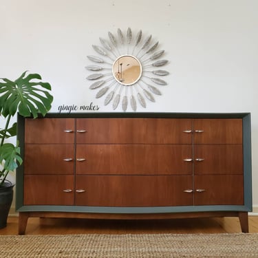 Refinished  Mid-century Modern Serpentine Dresser ***please read ENTIRE listing prior to purchasing SHIPPING is NOT free 