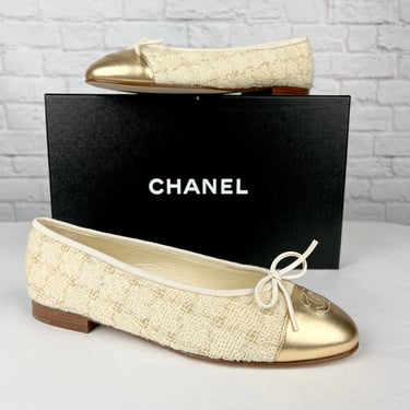 Chanel NEW Tweed Metallic Lambskin CC Cap Toe Ballerina Flats, Size 38/US 8, Ecru/Gold