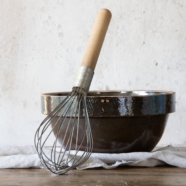 Vintage Whisk with Wood Handle, Primitive Farmhouse Kitchen Utensil 