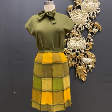1960s 3 piece set, wool knit, vintage knitwear, size medium, green and yellow plaid, pleated, jacket blouse and skirt, pussy bow, secretary 
