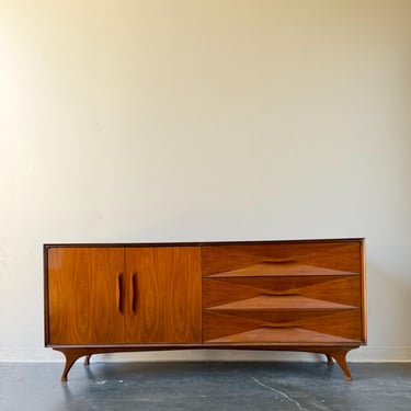 LONG Mid Century MODERN Walnut CREDENZA / Triple Dresser | Circa60 -  Weehawken, NJ | ATTIC