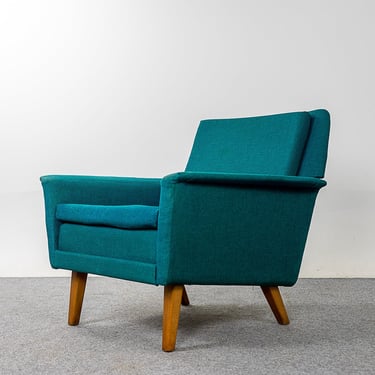 Danish Modern Lounge Chair by Fritz Hansen - (322-258) 