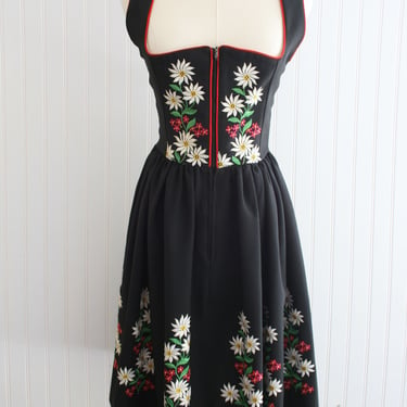 Dirndl - German Dress - Oktoberfest - Bavarian - Edelweiss - Embroidered - Estimated size 4/6 - by Alpine House International 