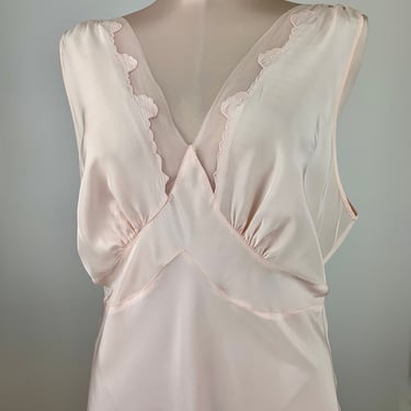 1940's-50's Bias-Cut Negligee in Creamy White - Sheer Netted V Neck Trim with Embroidered Leave Details -  - Size LARGE - 34 Inch Waist 
