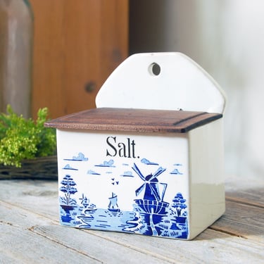 Vintage salt box / vintage Delft salt box with wood lid / ceramic salt cellar / German Delft salt holder / rustic kitchen / cottage decor 