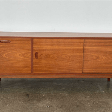 SIDEBOARD 1030