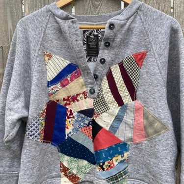 Upcycled 40s Quilted Star on Grey Cropped Sweat Shirt