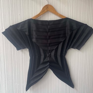 Issey Miyake black geometric pleat opaque top 