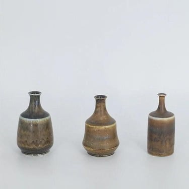 Small Mid-Century Scandinavian Modern Collectible Earthy Brown Stoneware Vase by Gunnar Borg for Höganäs Ceramics, 1960s, Set of 3 