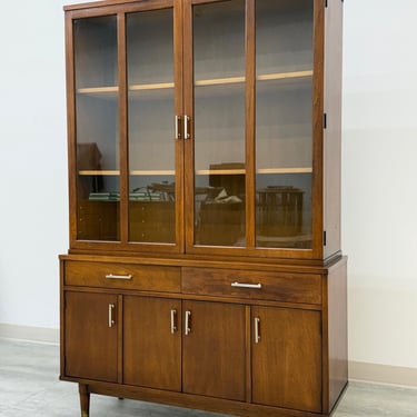 Drexel Biscayne Mid-Century Modern China Cabinet / Bookcase / Display Case 1-pc (SHIPPING NOT FREE) 