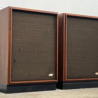 Vintage Allied Model 2385 Oiled Walnut Speakers With Stand - Local Pick Up 