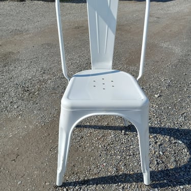 Classic Metal Patio Chair in White