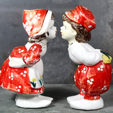 Set of 2 Dutch Children Figurines | Vintage Mid-Century Japanese Ceramic | Kissing Pose | Circa 1950s | Made in Japan 